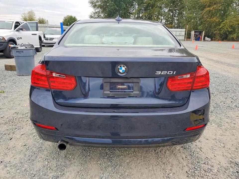 70483866 :رقم المزاد ، WBA3B1C59FK138957 vin ، 2015 Bmw 320 مزاد بيع