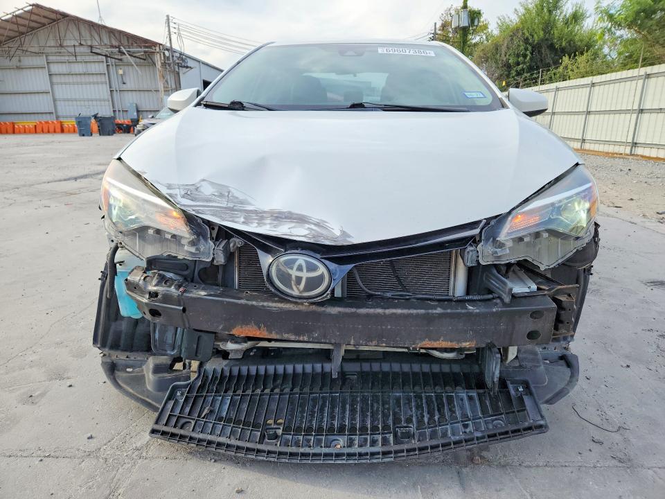 69607386 :رقم المزاد ، 5YFBURHE9JP741787 vin ، 2018 Toyota Corolla مزاد بيع