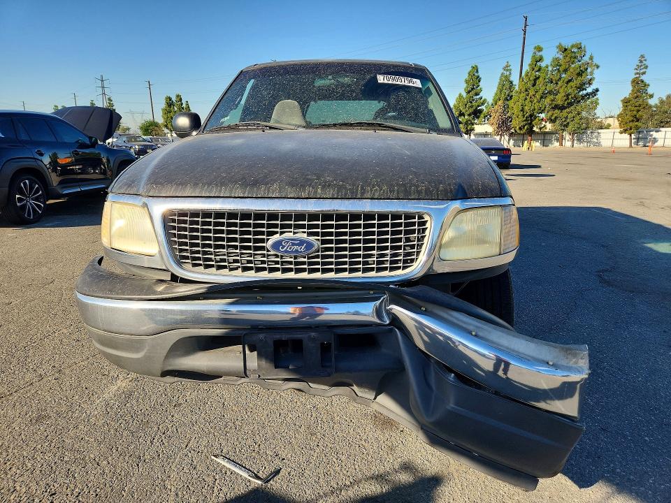 Продажа на аукционе авто 2002 Ford Expedition, vin: 1FMRU15W52LA04928, номер лота: 70909796