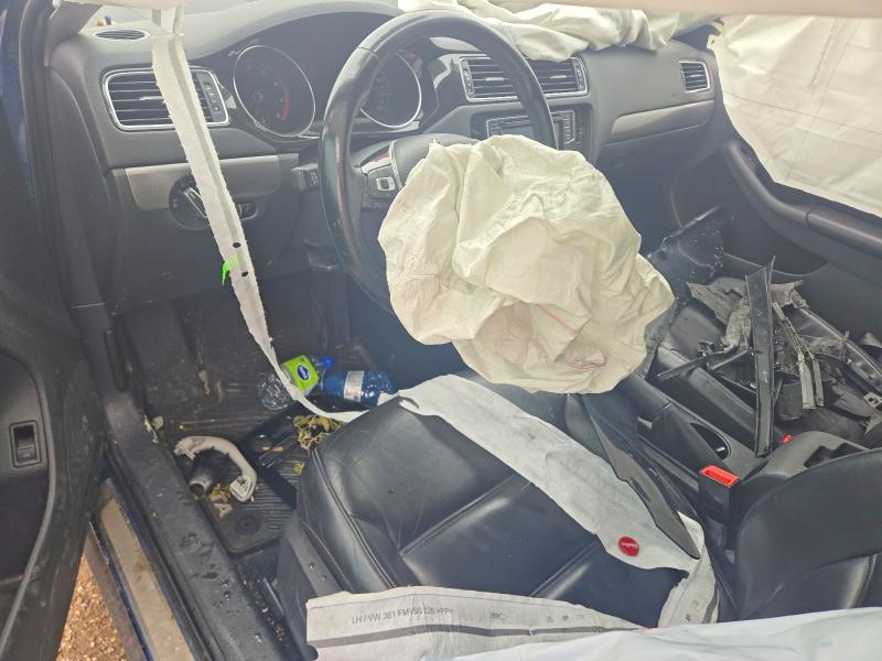 65643256 :رقم المزاد ، 3VWL17AJXHM336061 vin ، 2017 Volkswagen Jetta مزاد بيع