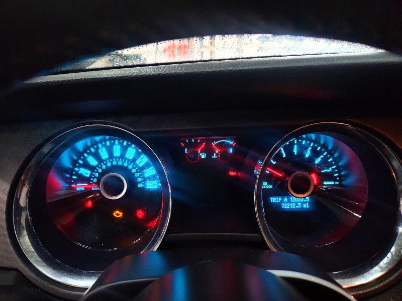 70044776 :رقم المزاد ، 1ZVBP8EM6E5325466 vin ، 2014 Ford Mustang مزاد بيع