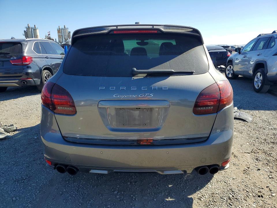 70299706 :رقم المزاد ، WP1AD2A25ELA74328 vin ، 2014 Porsche Cayenne مزاد بيع