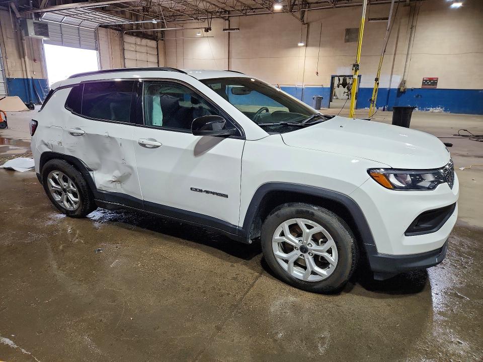 69892056 :رقم المزاد ، 3C4NJDBN4ST523353 vin ، 2025 Jeep Compass مزاد بيع