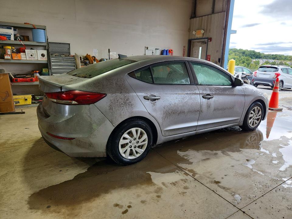 70251496 :رقم المزاد ، 5NPD74LFXHH100738 vin ، 2017 Hyundai Elantra مزاد بيع