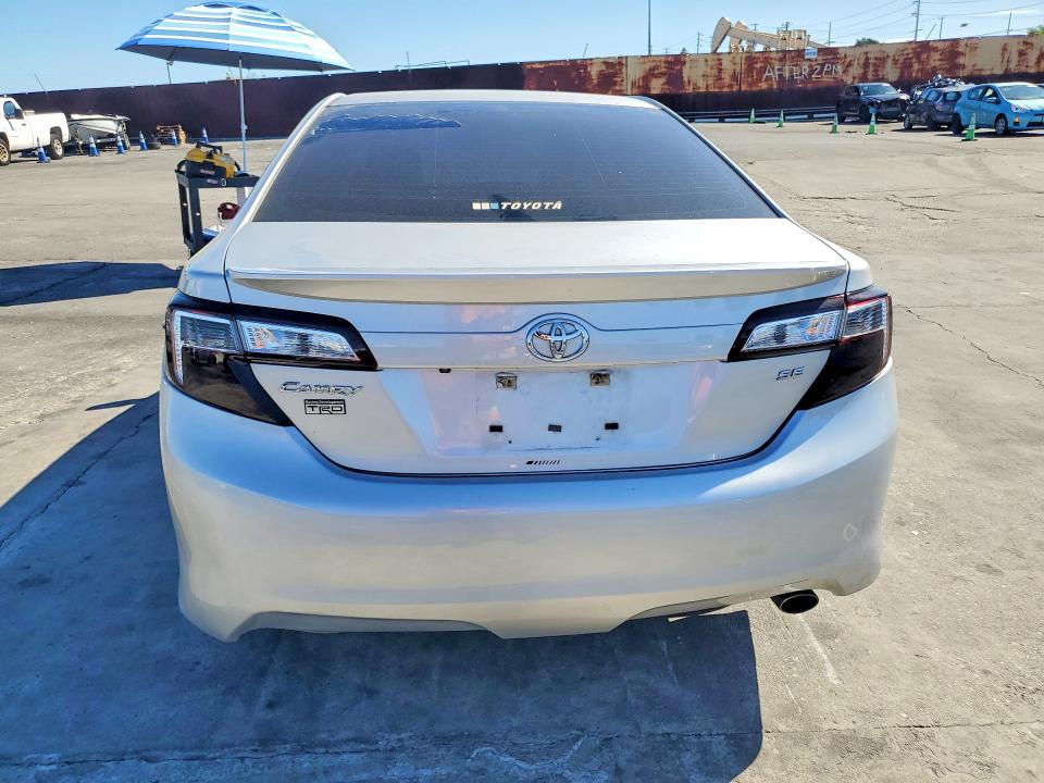 68263106 :رقم المزاد ، 4T1BF1FK9EU427730 vin ، 2014 Toyota Camry مزاد بيع