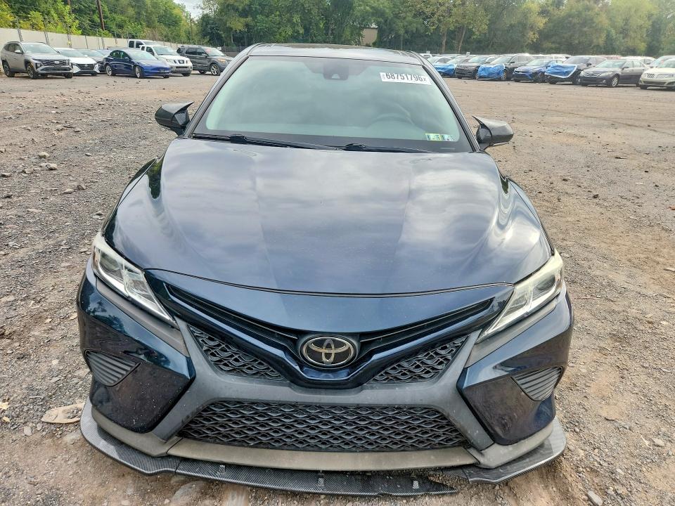 68751796 :رقم المزاد ، 4T1B11HK1KU280276 vin ، 2019 Toyota Camry مزاد بيع