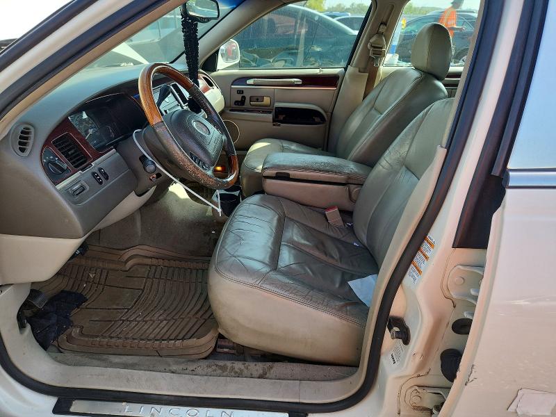 69304956 :رقم المزاد ، 1LNHM83W64Y632638 vin ، 2004 Lincoln Town Car مزاد بيع