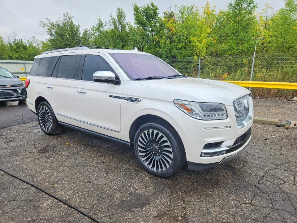 Продажа на аукционе авто 2018 Lincoln Navigator, vin: 5LMJJ2TT3JEL06660, номер лота: 68928896