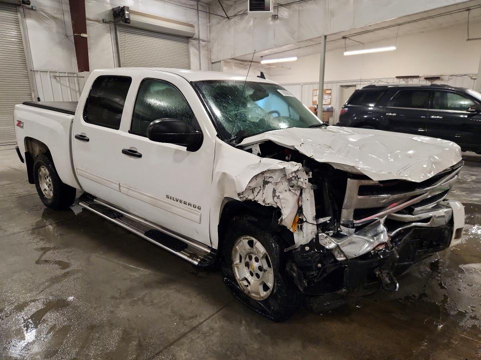 70850016 :رقم المزاد ، 1GCPKSE3XBF161608 vin ، 2011 Chevrolet Silverado مزاد بيع