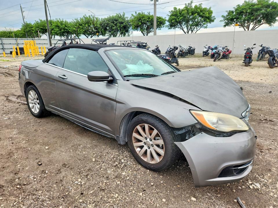 69562636 :رقم المزاد ، 1C3BCBEB5CN218565 vin ، 2012 Chrysler 200 مزاد بيع