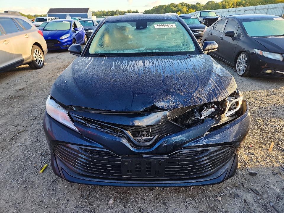 Продажа на аукционе авто 2019 Toyota Camry, vin: 4T1B11HK0KU694276, номер лота: 69904676