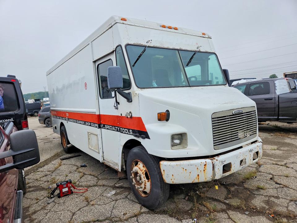 Продаж на аукціоні авто 2001 Frht - Freightliner Chassis, vin: 4UZAARBW11CH94951, номер лоту: 69702336