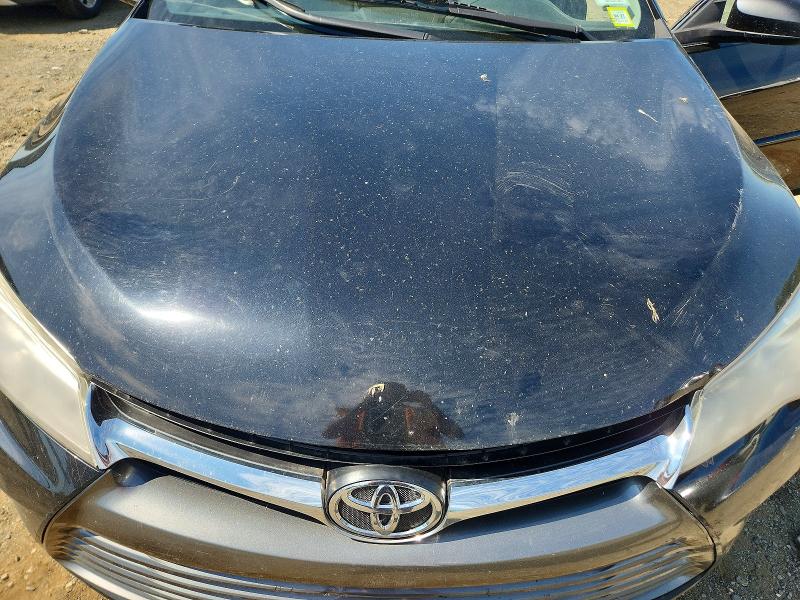 67427756 :رقم المزاد ، 4T1BF1FK7HU788264 vin ، 2017 Toyota Camry مزاد بيع