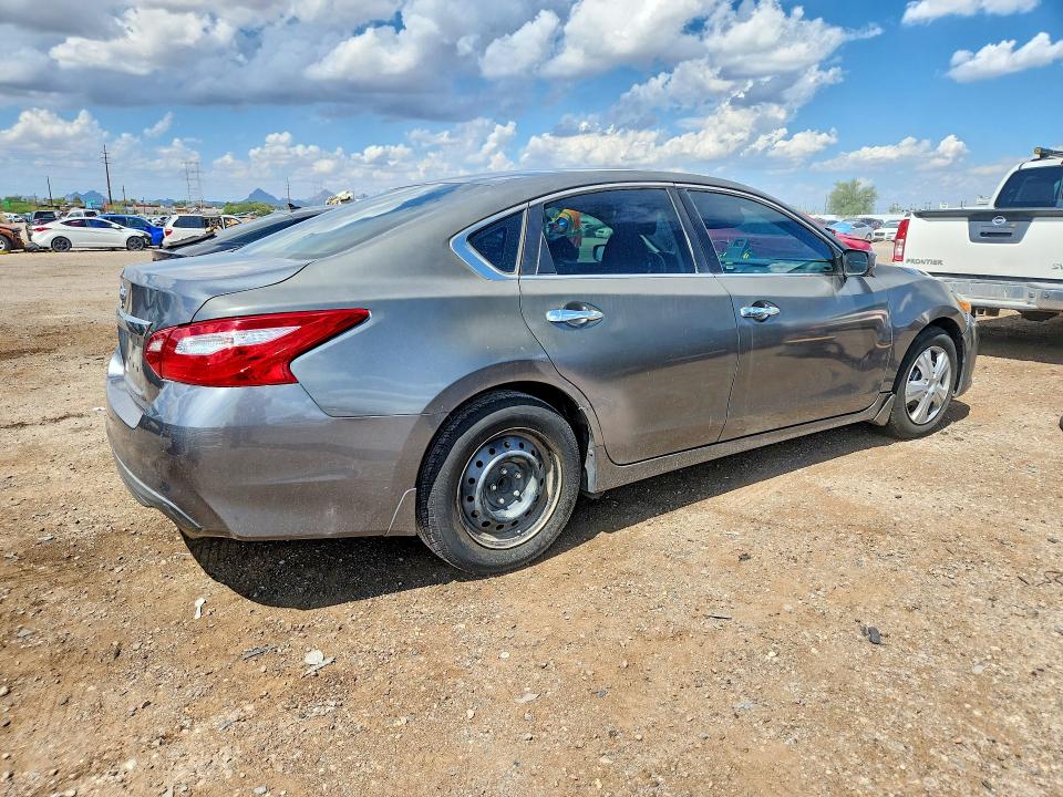 Продаж на аукціоні авто 2017 Nissan Altima, vin: 1N4AL3AP3HC479829, номер лоту: 68072636