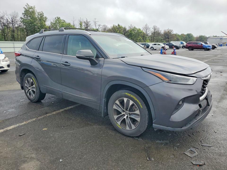 67559136 :رقم المزاد ، 5TDGZRBH6NS165390 vin ، 2022 Toyota Highlander مزاد بيع