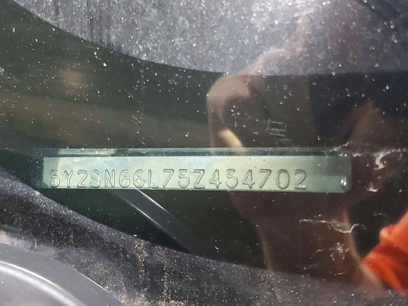 2005 Pontiac Vibe მანქანა იყიდება აუქციონზე, vin: 5Y2SN66L75Z454702, აუქციონის ნომერი: 70703166