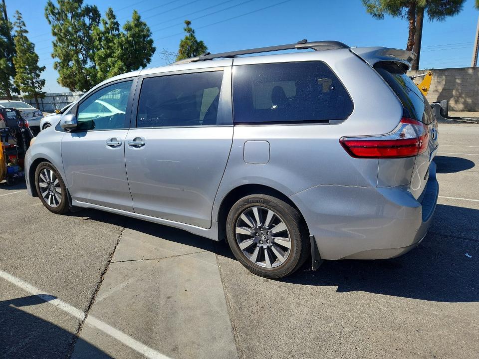 Продаж на аукціоні авто 2018 Toyota Sienna, vin: 5TDYZ3DC3JS924011, номер лоту: 70619716