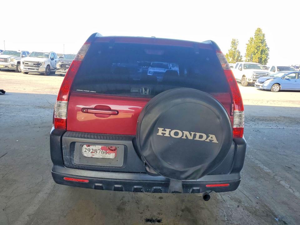 69061596 :رقم المزاد ، JHLRD78885C024604         vin ، 2005 Honda Cr-v مزاد بيع