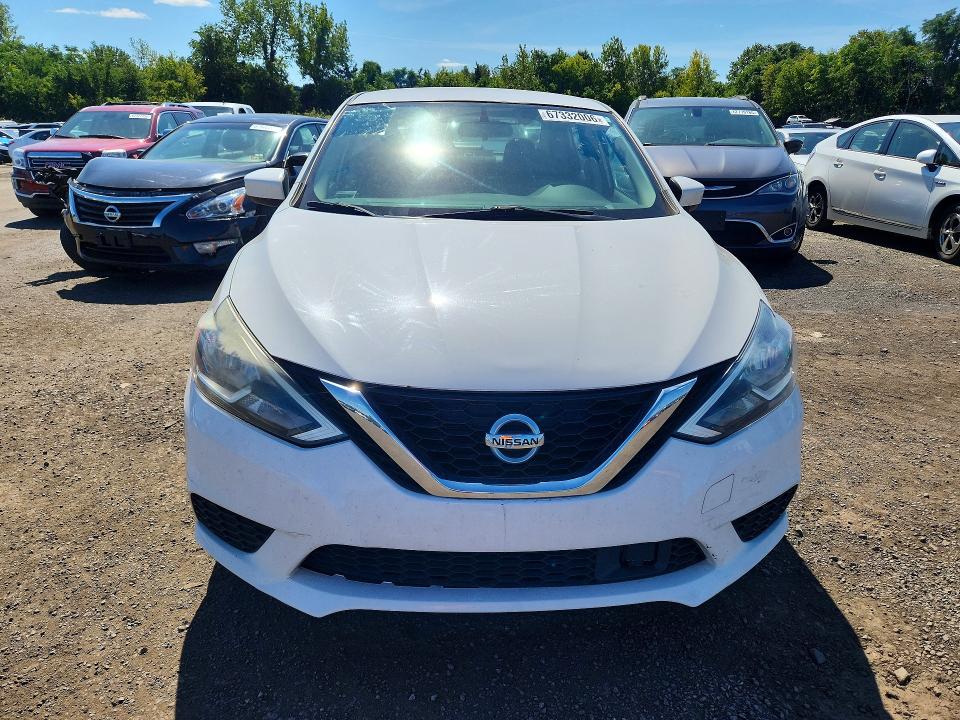 67332006 :رقم المزاد ، 3N1AB7AP7JY305900 vin ، 2018 Nissan Sentra مزاد بيع