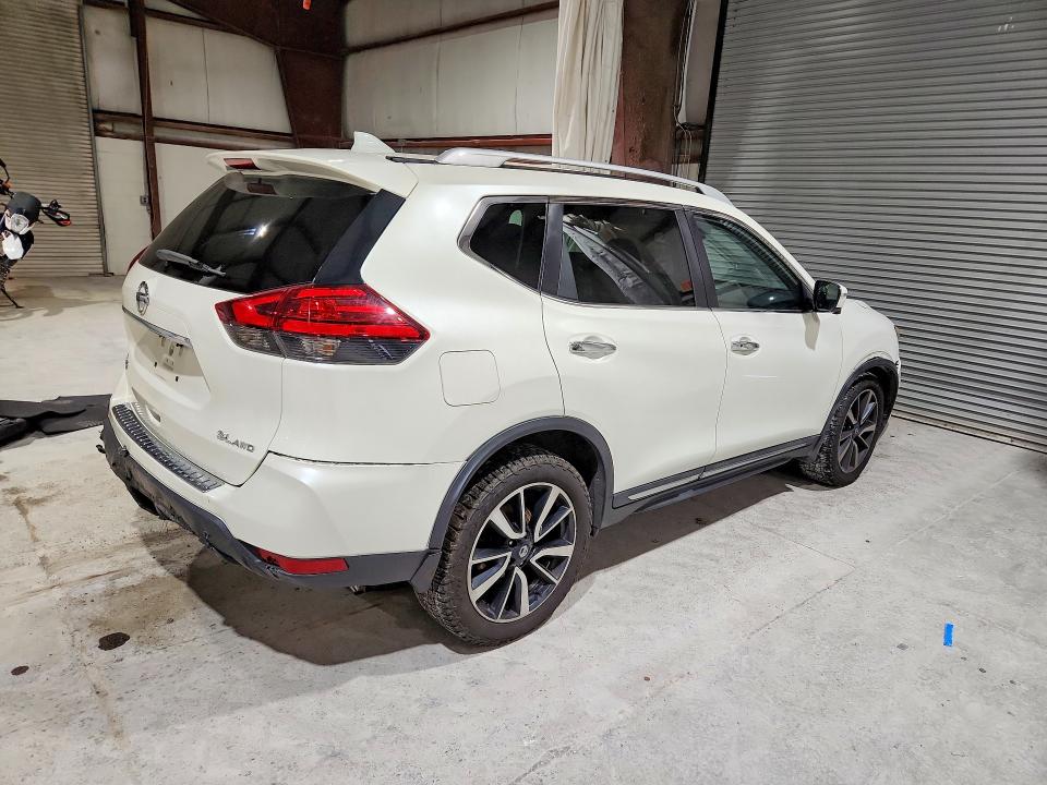 69549566 :رقم المزاد ، 5N1AT2MVXHC811677 vin ، 2017 Nissan Rogue مزاد بيع