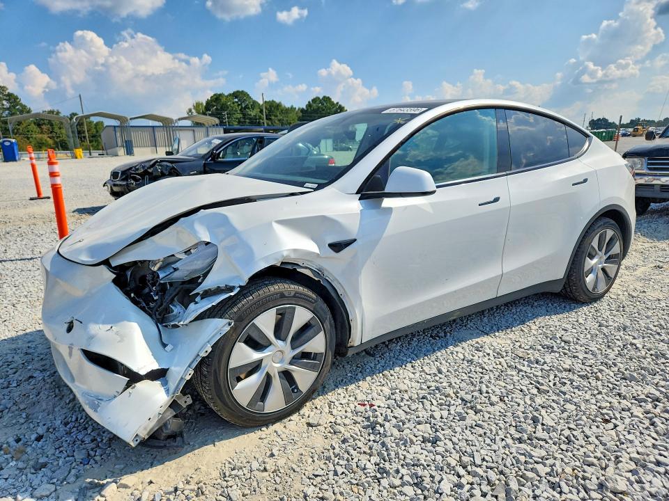 Auction sale of the 2023 Tesla Model Y, vin: 7SAYGDEE7PF686367, lot number: 67643596