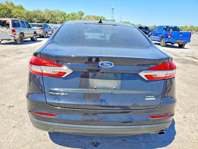 67819056 :رقم المزاد ، 3FA6P0CD9KR181158 vin ، 2019 Ford Fusion مزاد بيع