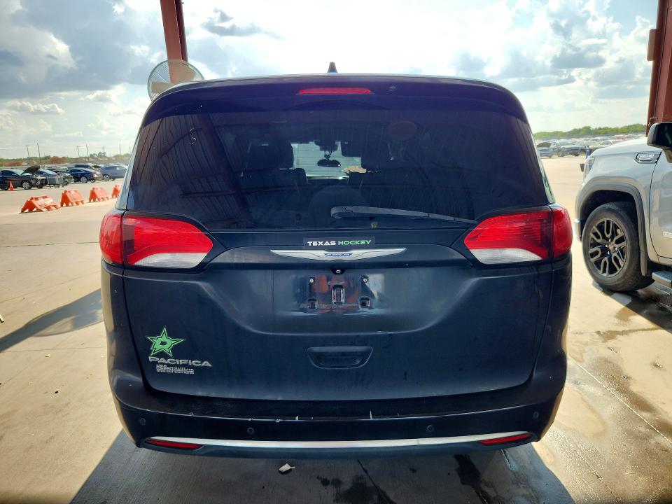67561726 :رقم المزاد ، 2C4RC1EG8HR705656 vin ، 2017 Chrysler Pacifica مزاد بيع