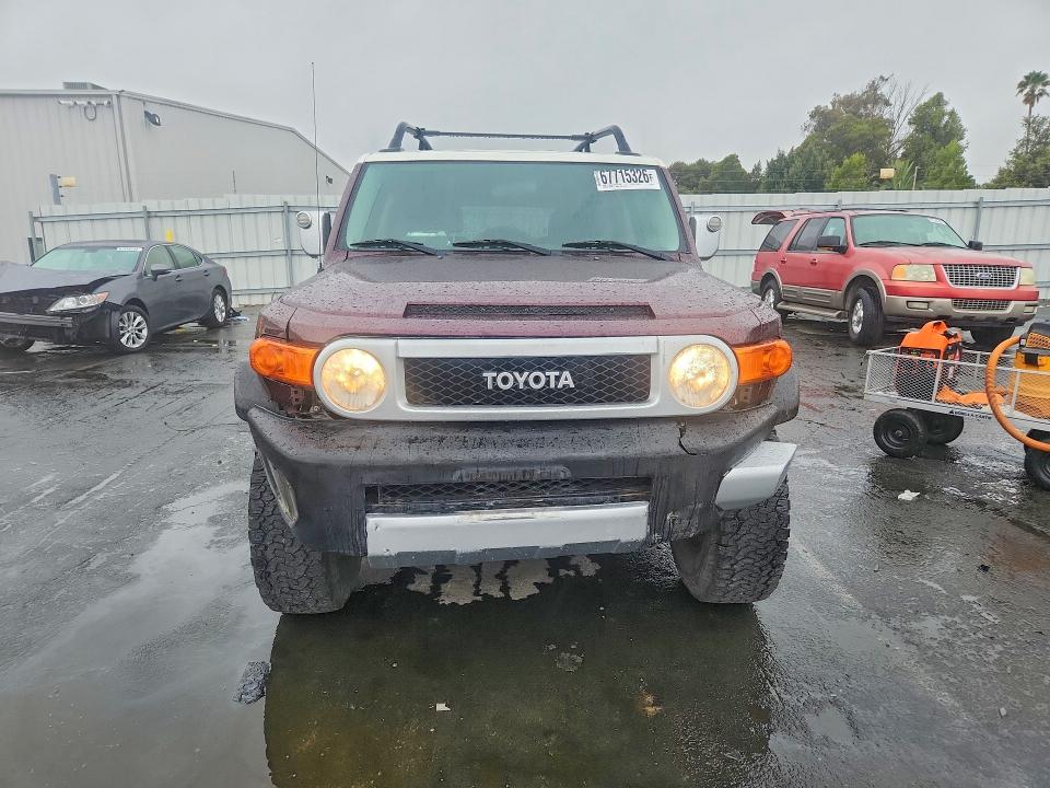 67715326 :رقم المزاد ، JTEBU11FX70070794 vin ، 2007 Toyota Fj Cruiser مزاد بيع