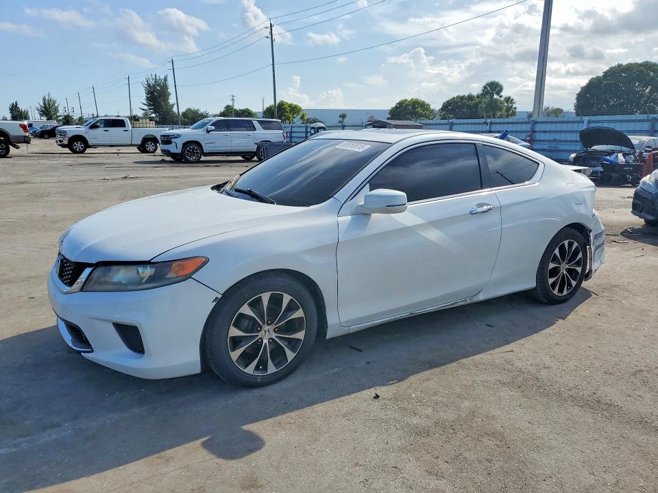 68959916 :رقم المزاد ، 1HGCT1B89EA015113 vin ، 2014 Honda Accord مزاد بيع