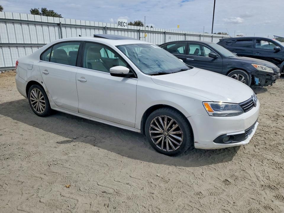 2013 Volkswagen Jetta მანქანა იყიდება აუქციონზე, vin: 3VWLP7AJ4DM358405, აუქციონის ნომერი: 67868146