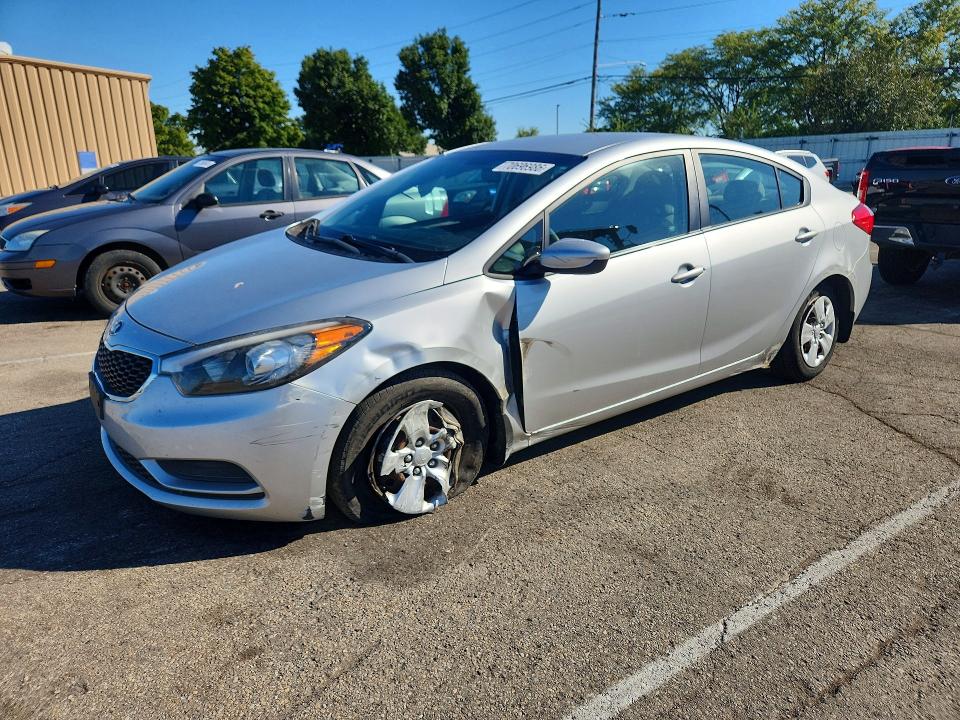 70696986 :رقم المزاد ، KNAFK4A69F5283327 vin ، 2015 Kia Forte مزاد بيع