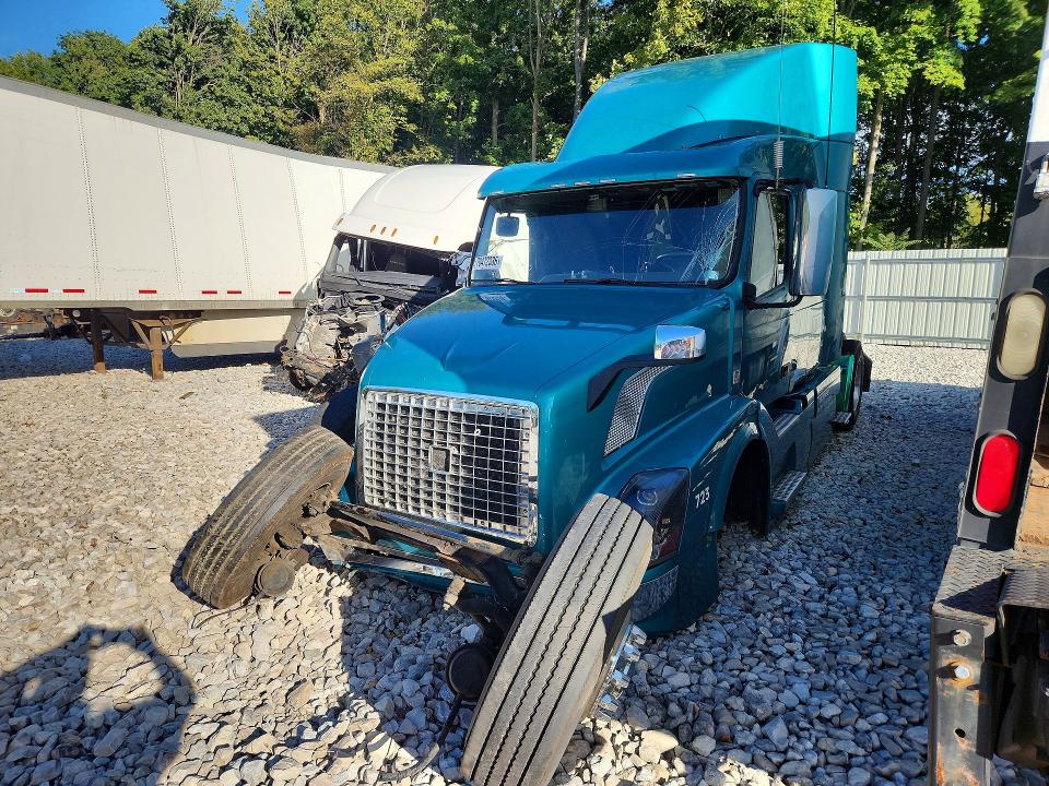 Auction sale of the 2016 Volvo Vn, vin: 4V4NC9EH4GN949326, lot number: 70472336