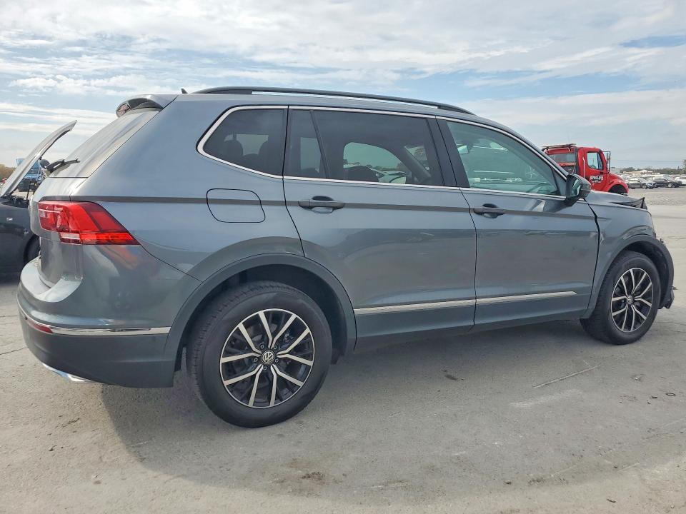 2021 Volkswagen Tiguan მანქანა იყიდება აუქციონზე, vin: 3VV3B7AX0MM081100, აუქციონის ნომერი: 69823986