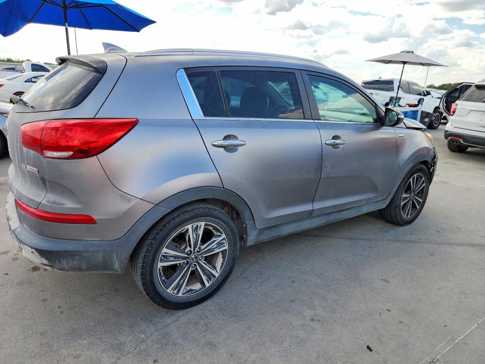 67202906 :رقم المزاد ، KNDPCCA61F7793478 vin ، 2015 Kia Sportage مزاد بيع
