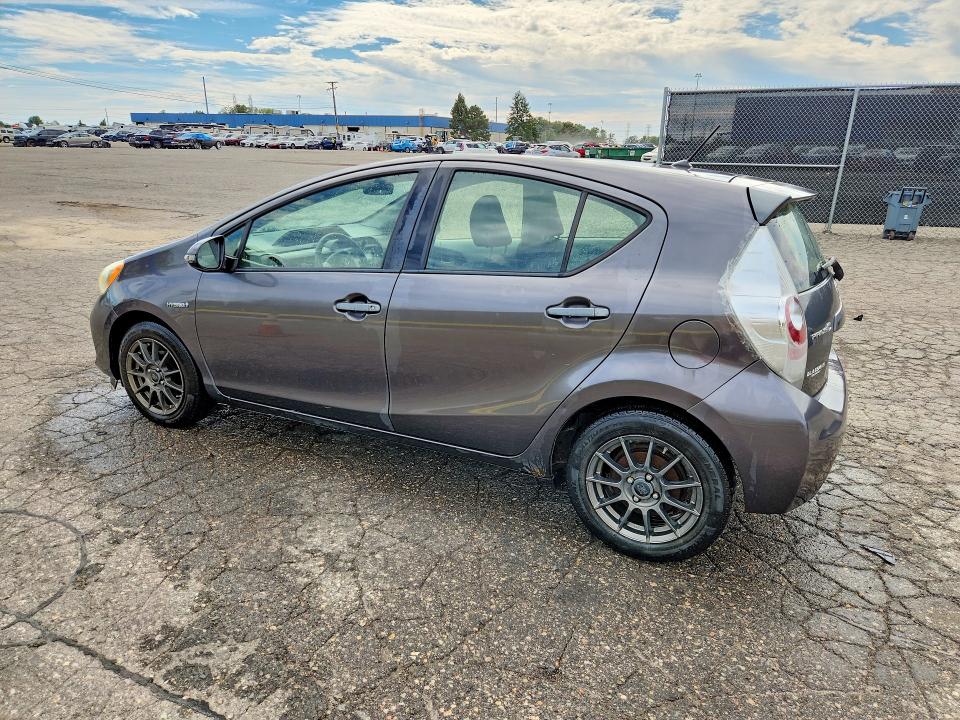 Продажа на аукционе авто 2013 Toyota Prius C, vin: JTDKDTB3XD1540140, номер лота: 69646046