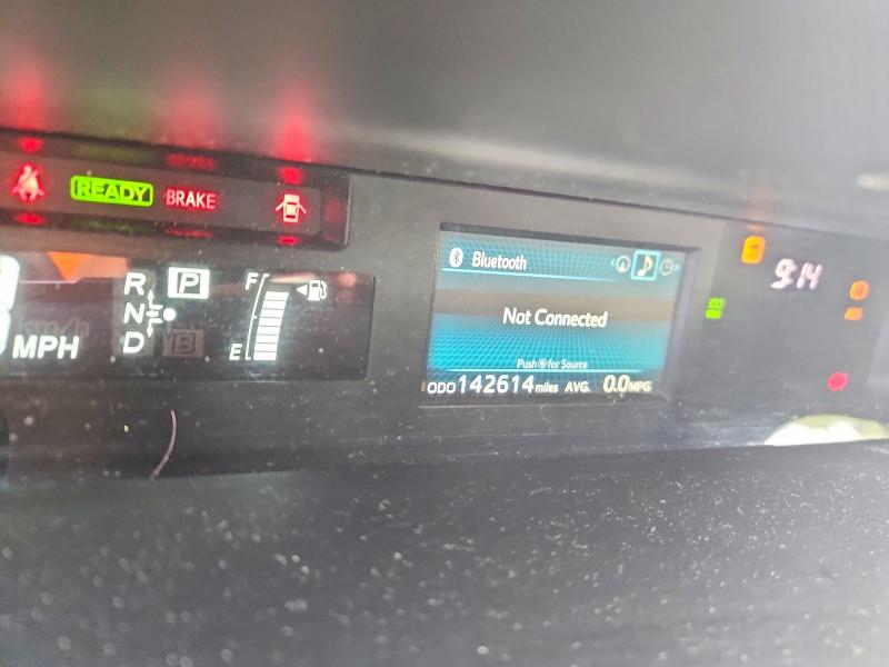 69364456 :رقم المزاد ، JTDZN3EUXHJ065868 vin ، 2017 Toyota Prius V مزاد بيع