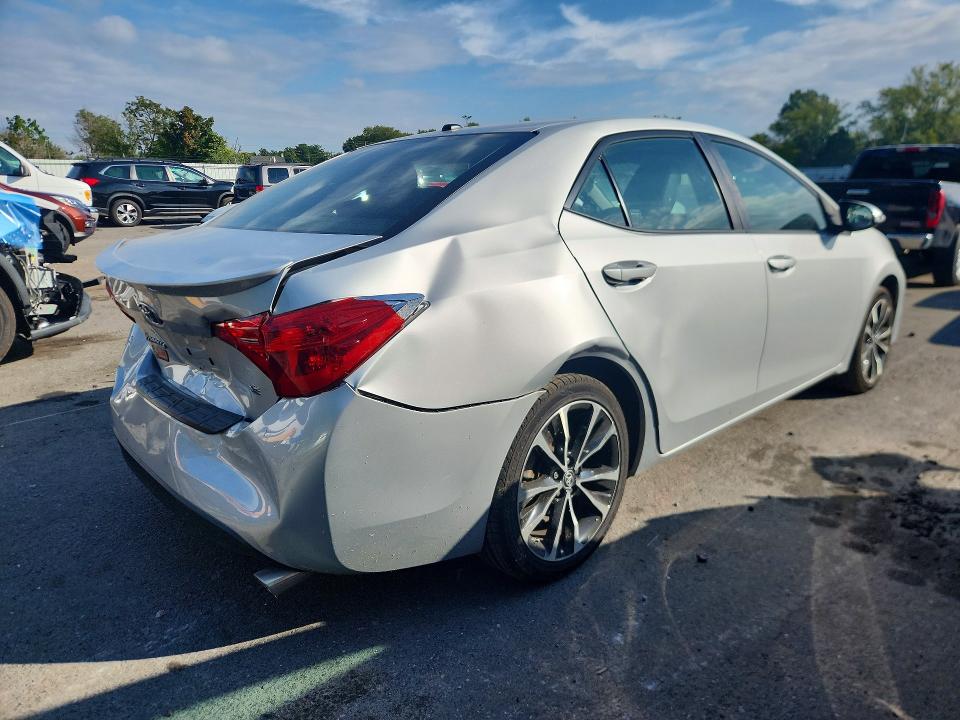 69620006 :رقم المزاد ، 2T1BURHE8JC110397 vin ، 2018 Toyota Corolla مزاد بيع