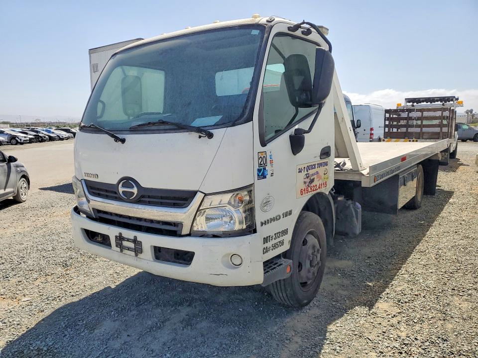 67002636 :رقم المزاد ، JHHSDM2H3FK002908 vin ، 2015 Hino 195 مزاد بيع