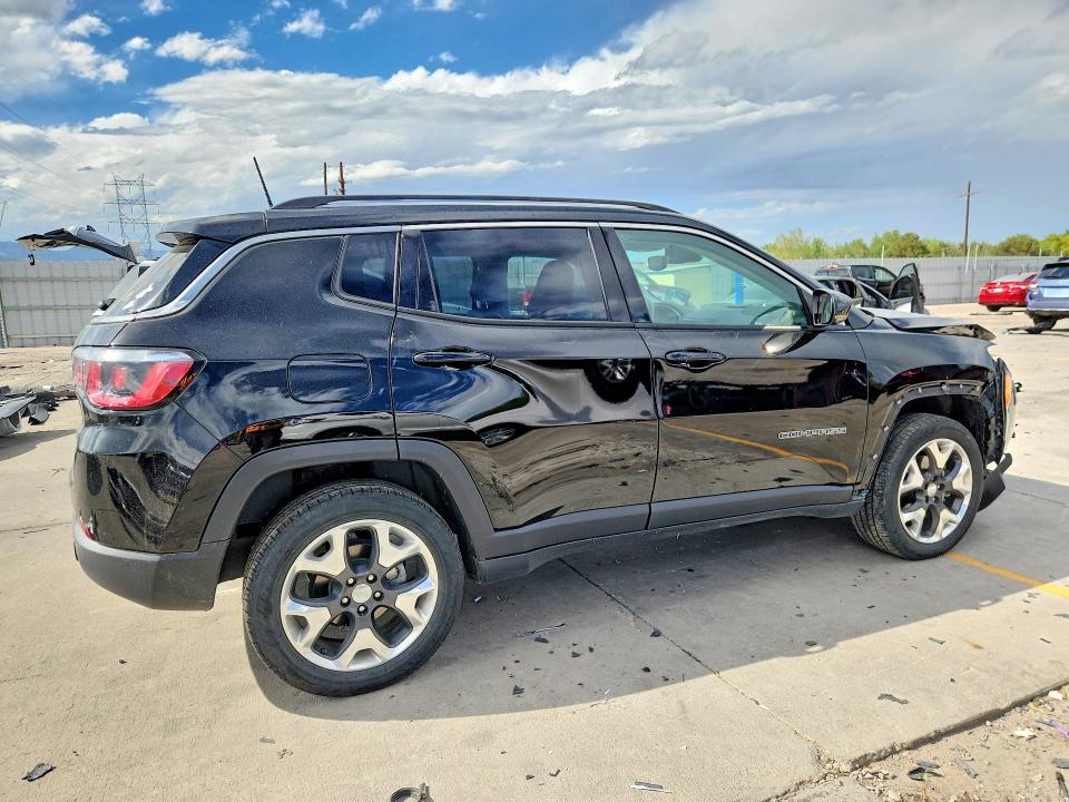 67868416 :رقم المزاد ، 3C4NJDCB7JT400875 vin ، 2018 Jeep Compass مزاد بيع