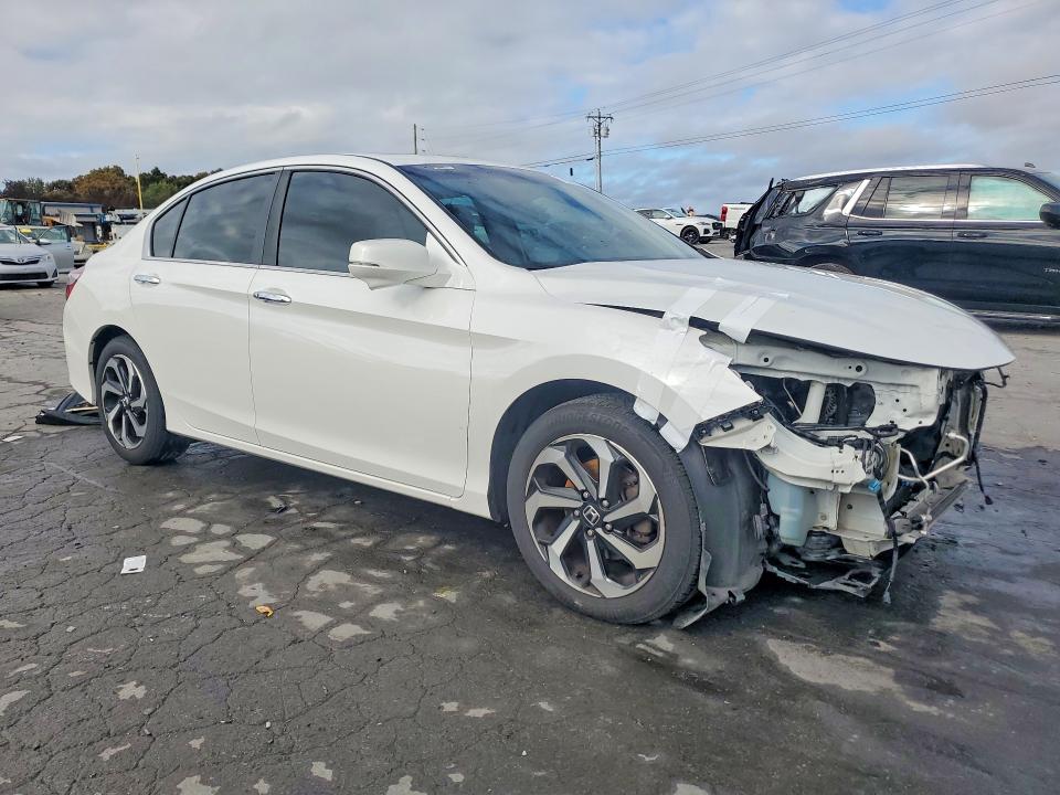 Продажа на аукционе авто 2017 Honda Accord, vin: 1HGCR2F74HA151725, номер лота: 70081706