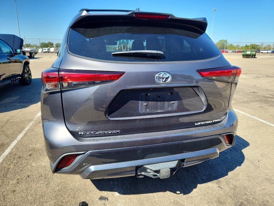Продажа на аукционе авто 2021 Toyota Highlander, vin: 5TDDZRBH9MS069819, номер лота: 70304106