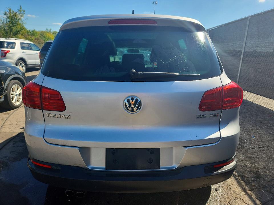 70448756 :رقم المزاد ، WVGAV7AX0FW516497 vin ، 2015 Volkswagen Tiguan مزاد بيع