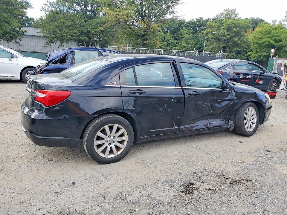 68189256 :رقم المزاد ، 1C3CCBBB0DN727571 vin ، 2013 Chrysler 200 مزاد بيع