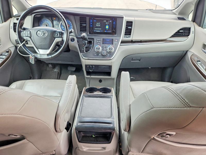 70317336 :رقم المزاد ، 5TDYK3DC2GS692742 vin ، 2016 Toyota Sienna مزاد بيع