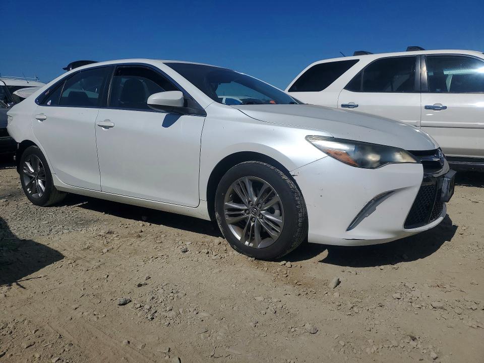 2015 Toyota Camry მანქანა იყიდება აუქციონზე, vin: 4T1BF1FK9FU083608, აუქციონის ნომერი: 70287626