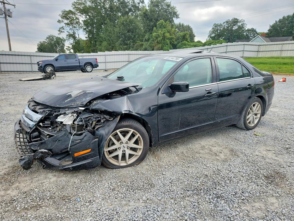 68744786 :رقم المزاد ، 3FAHP0JA4BR137618 vin ، 2011 Ford Fusion مزاد بيع