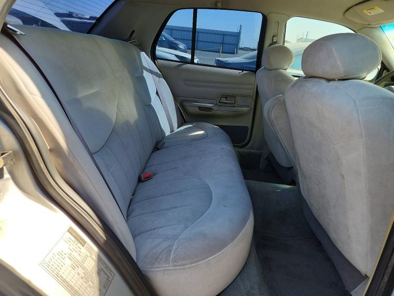 68734466 :رقم المزاد ، 2FAFP71W22X115890 vin ، 2002 Ford Crown Victoria مزاد بيع