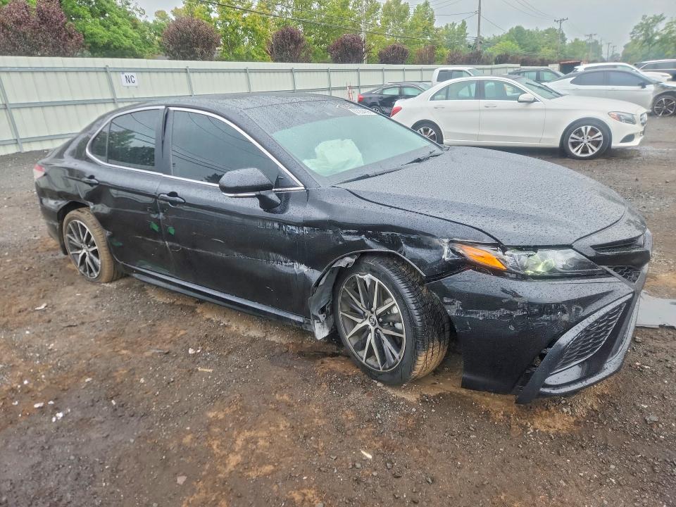 67204696 :رقم المزاد ، 4T1G11BK6RU122122 vin ، 2024 Toyota Camry مزاد بيع