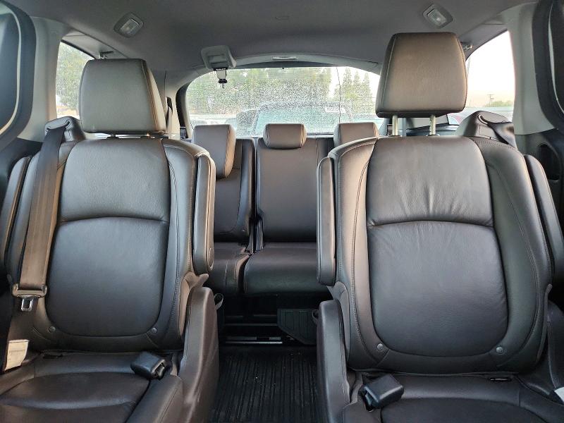 69583896 :رقم المزاد ، 5FNRL6H71JB099420 vin ، 2018 Honda Odyssey مزاد بيع