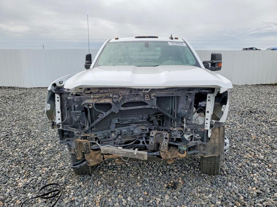 70299626 :رقم المزاد ، 1GC4KYCG8JF258090 vin ، 2018 Chevrolet Silverado مزاد بيع